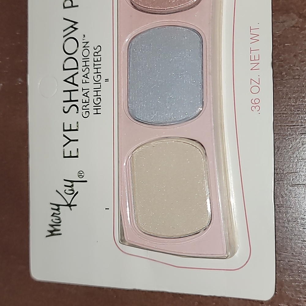 Mary Kay Eye Shadow Palette Great Fashion Highlighters .36 oz. NIP Retired Stock - Picture 2 of 6